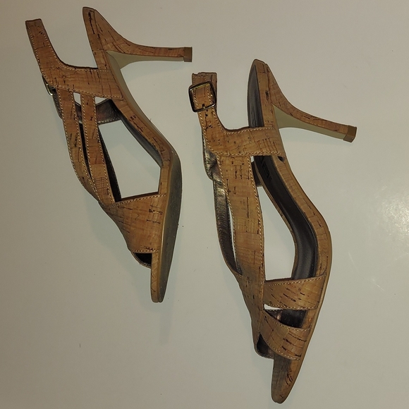 Moda  6.5M tan heels - Picture 3 of 4